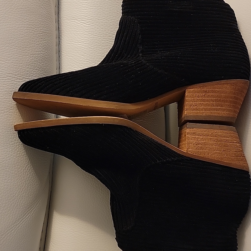 EUC Band Of Gypsies  Delta Sz 6 Boots